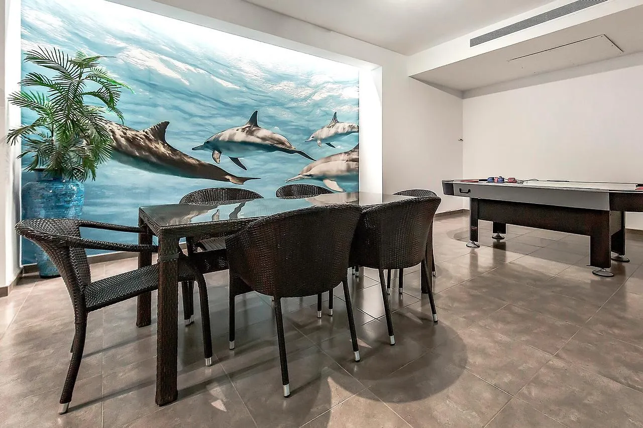 Luxury Villa In Habitats Del Duque Adeje 0*,